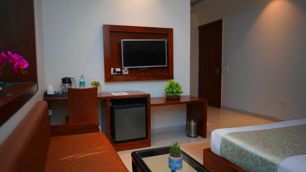 Hotel The Vegas By De Pavilion, Delhi Airport